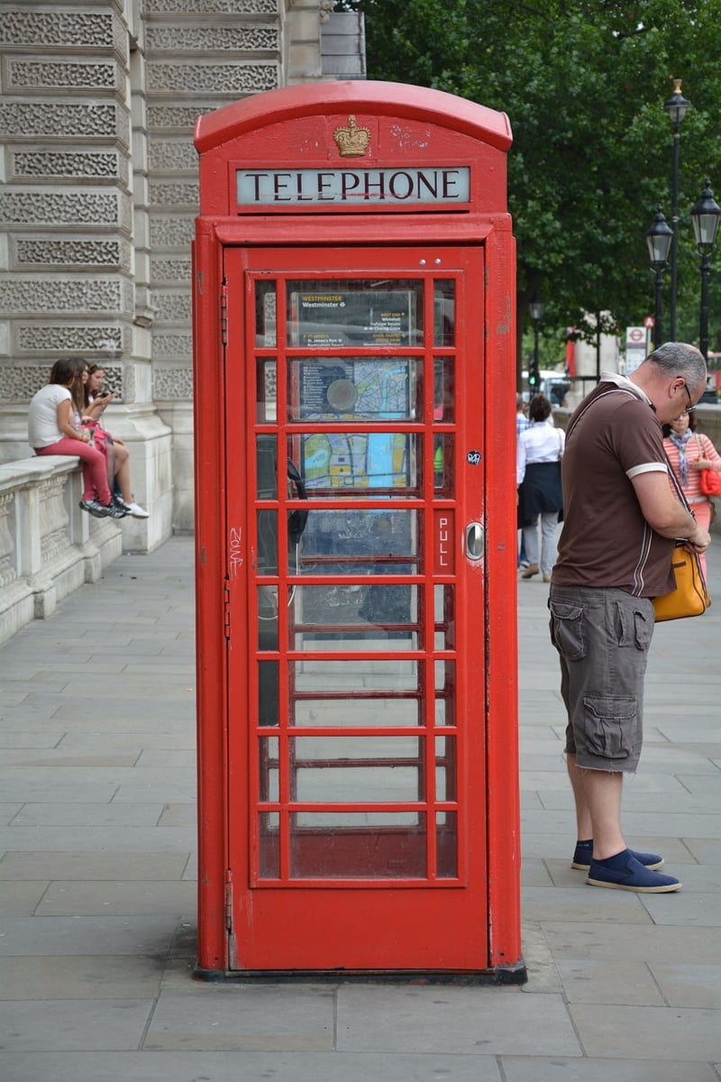 Time-Traveling Phone Booth